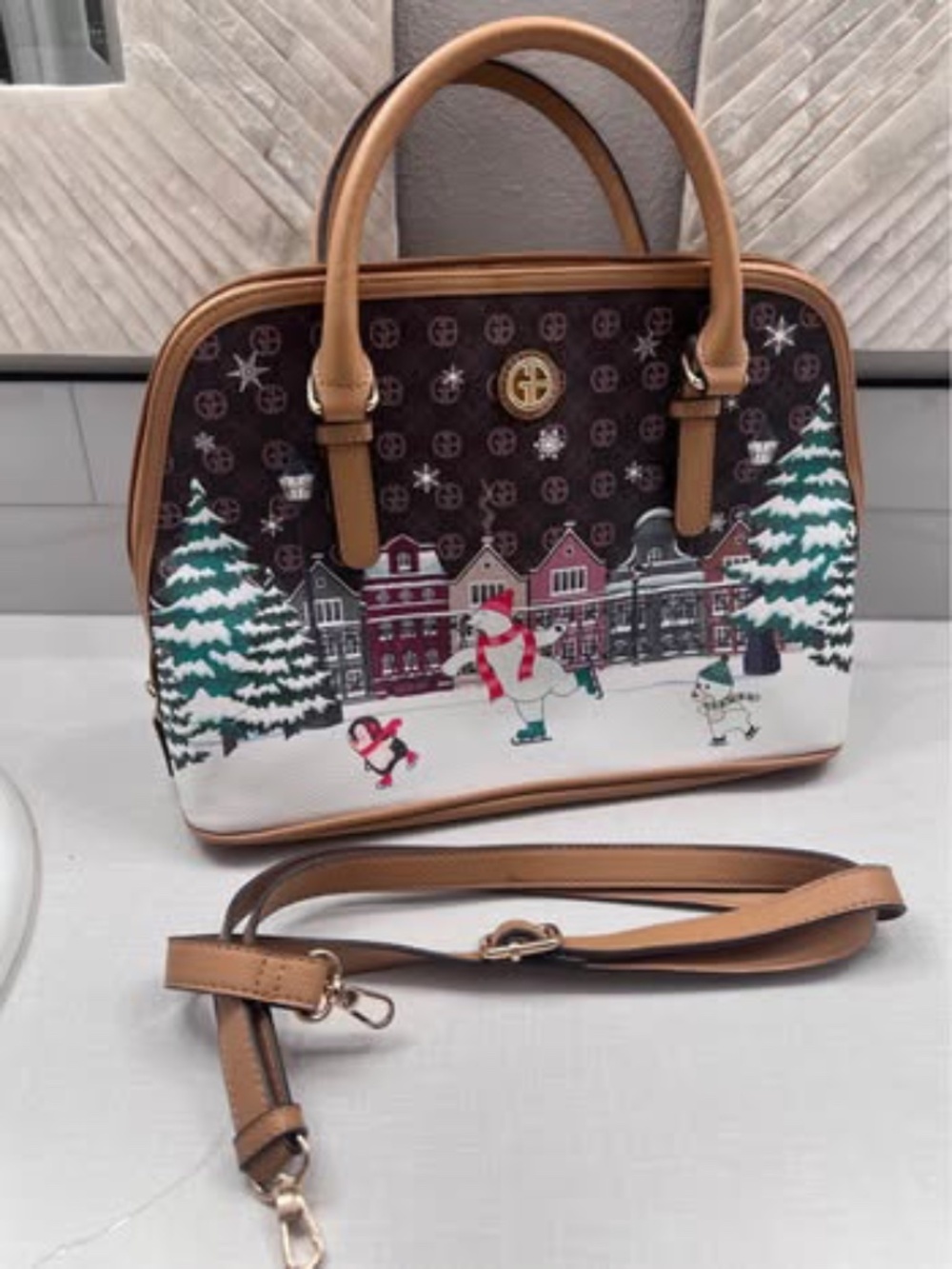 Giani Bernini Bears On Ice Dome Satchel/Handbag